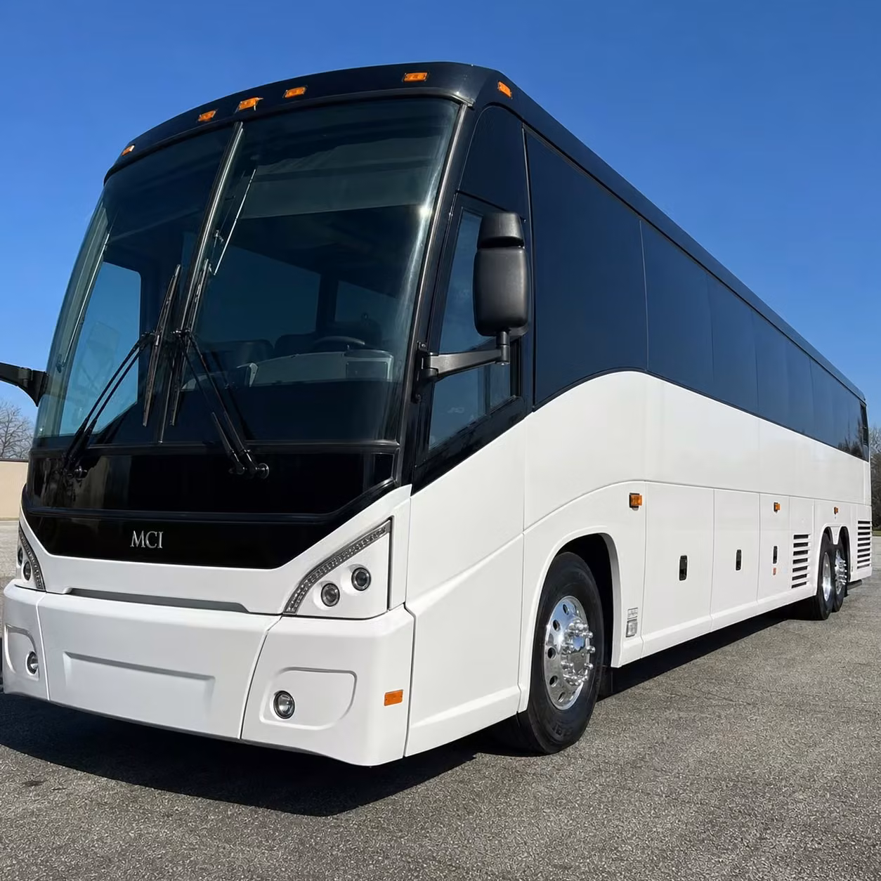 why glendale groups choose bus rentals over rideshares for airport transfers